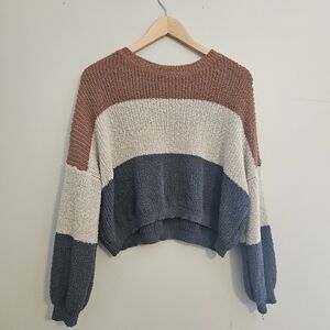 4/$25 Debut Medium Colorblock Cropped Crew Neck Sweater